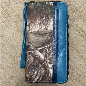 Carhartt wristlet, camo and teal